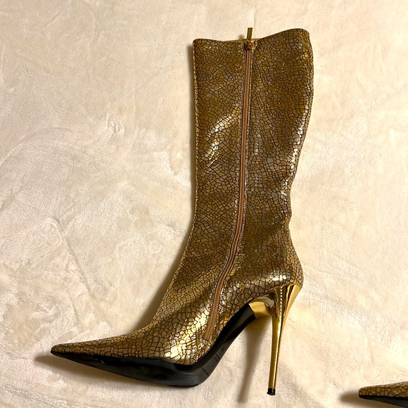 Gerardina Di Magio. Elegant Gold Stiletto Boots. Size 9. - Picture 4 of 12